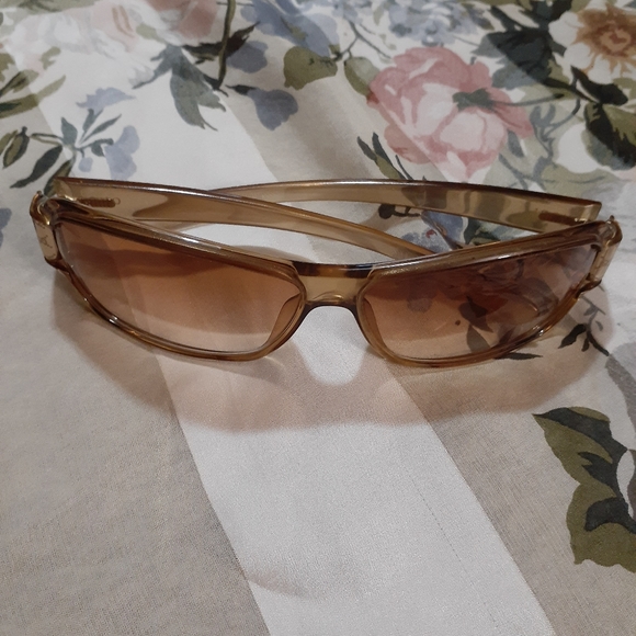 Authentic Gucci sunglasses main image 7